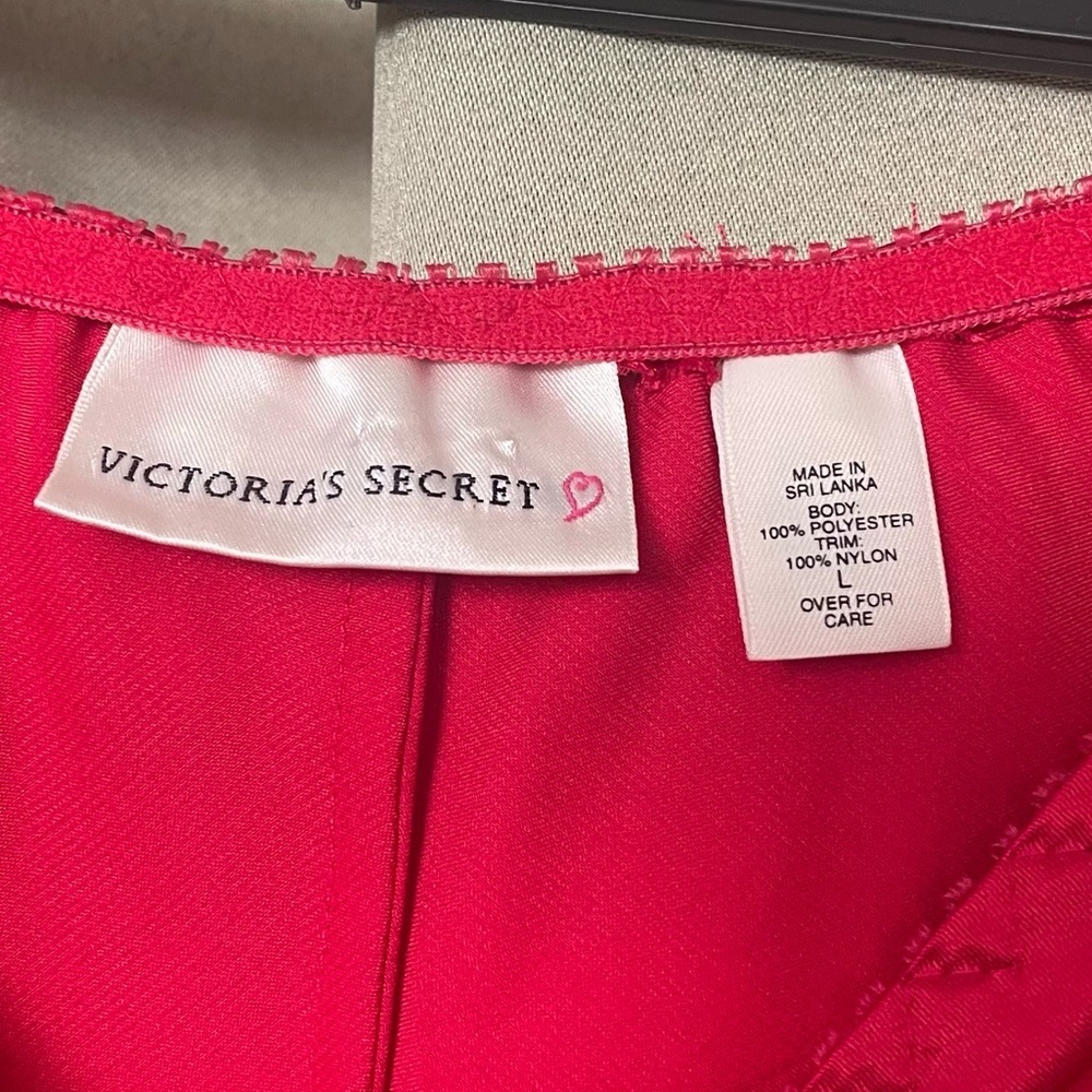 Victoria Secret Elegant Red Satin Lace Trim Sleepwear Set size large - Picture 9 of 9